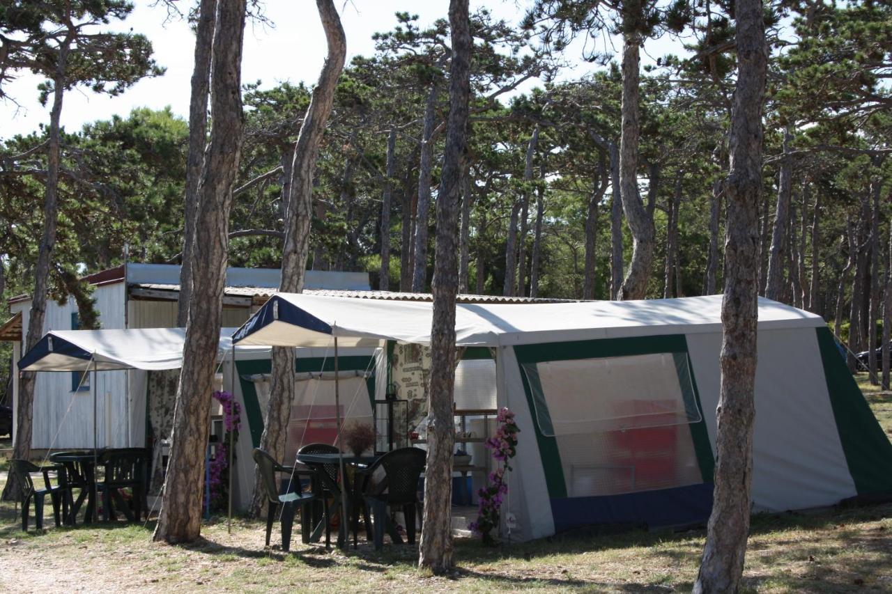 ホテル Camping Planik Ražanac エクステリア 写真