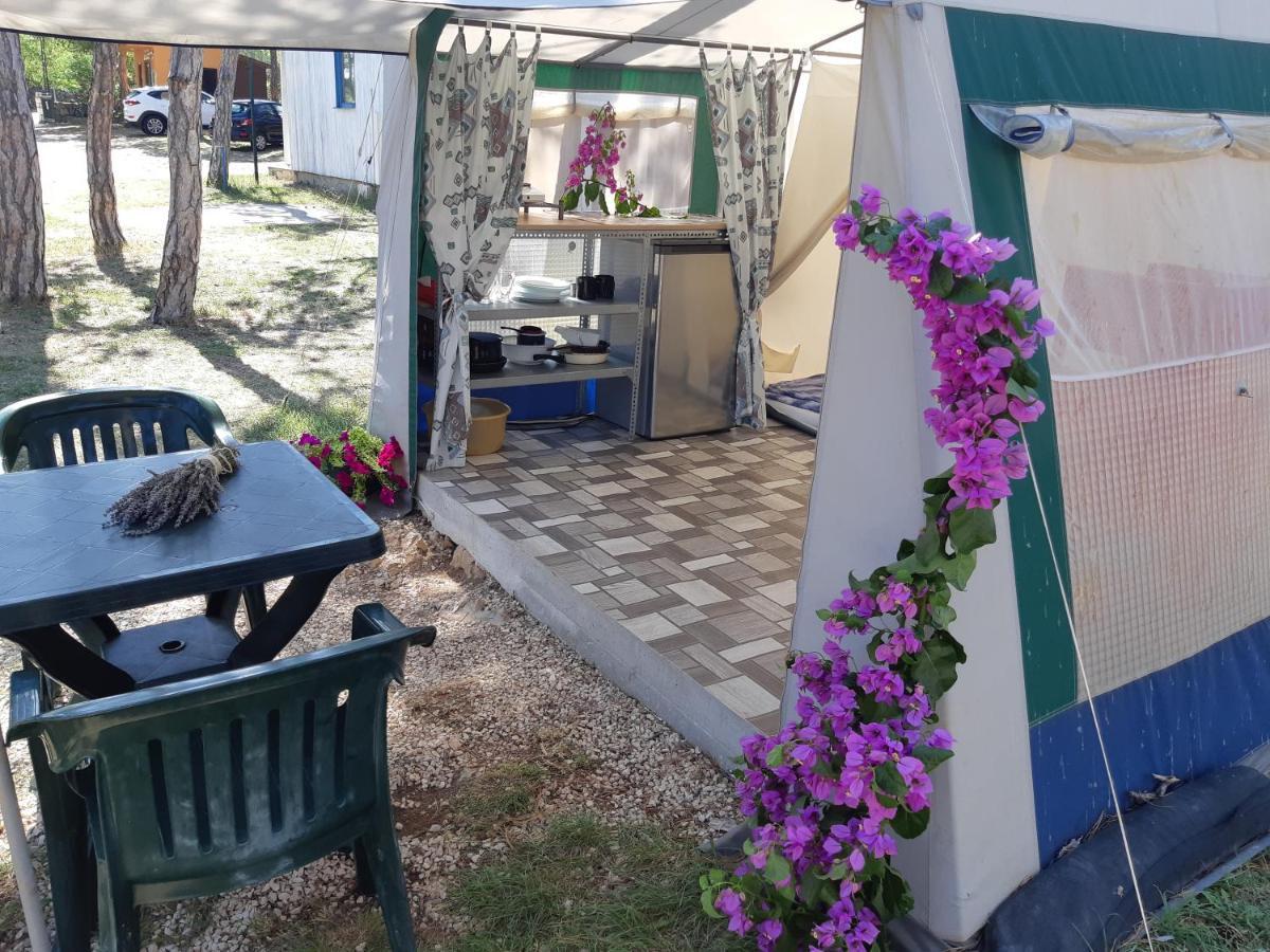 ホテル Camping Planik Ražanac エクステリア 写真